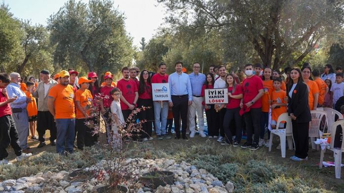 B�R DAMLA YA�, B�R �OCU�UN UMUDUNA D�N���YOR