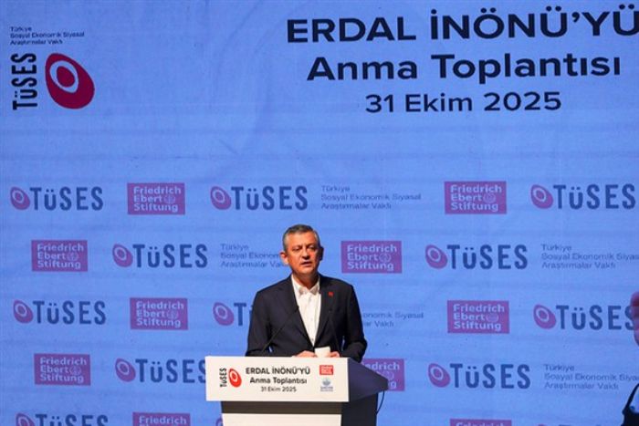 �zel, Erdal �n�n��y� Anma Toplant�s�na kat�ld�