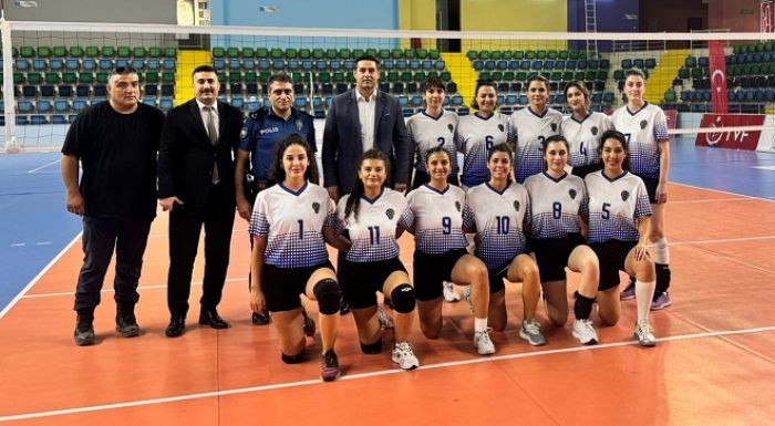 Mersin�de Kamu Spor Oyunlar��nda Heyecan Dolu Voleybol M�cadelesi