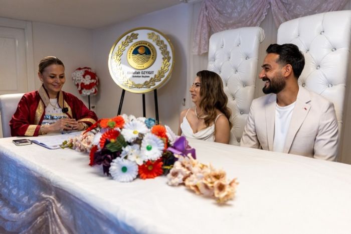 Nikah salonlar�nda 16 Haziran tela��