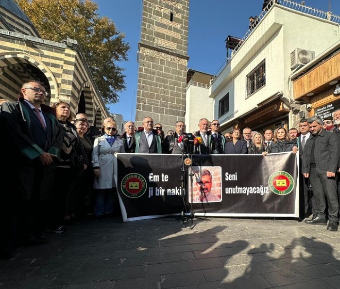 BAROLAR TAH�R EL�ݒY� 10 YIL �NCE KATLED�LD��� YERDE ANDI