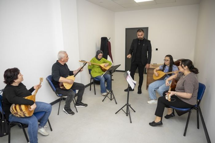 M�Z�K KURSLARI VATANDA�LARIN RUHUNA DOKUNUYOR